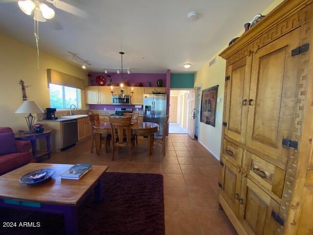 Building Photo - 16545 E Gunsight Dr