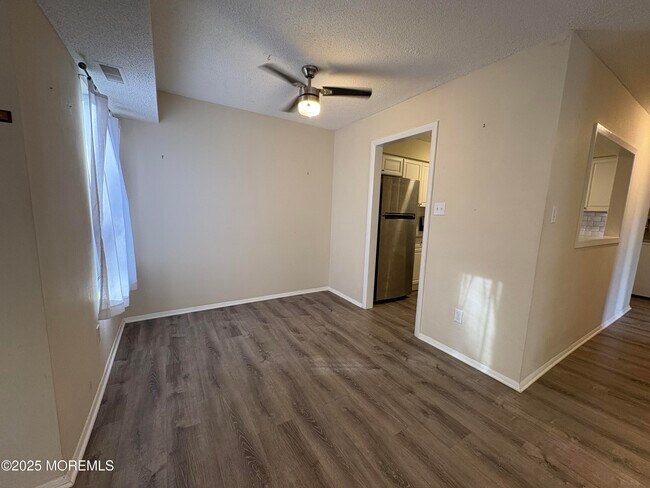 Foto del edificio - 69 Northrup Dr