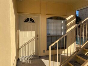 Building Photo - 9903 Crystal Ct