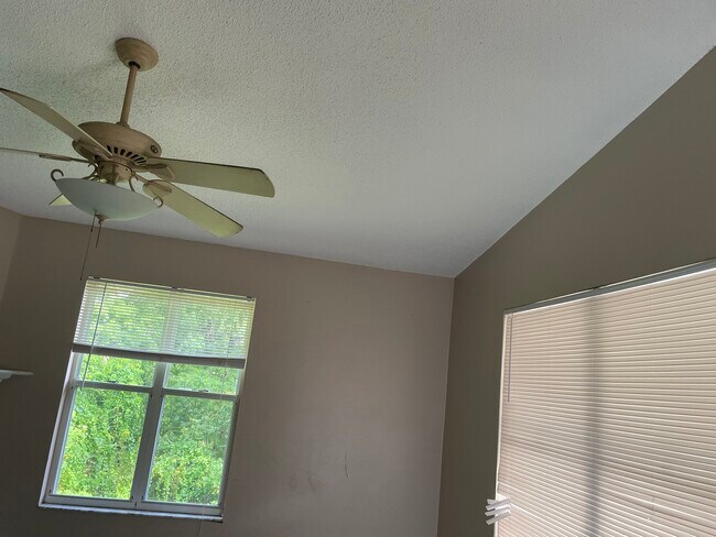 Foto del edificio - 2208 Northlake Dr