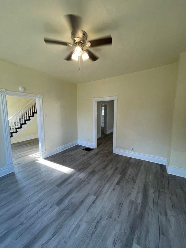 Building Photo - Beautifully renovated 3 bedroom home in Ne...