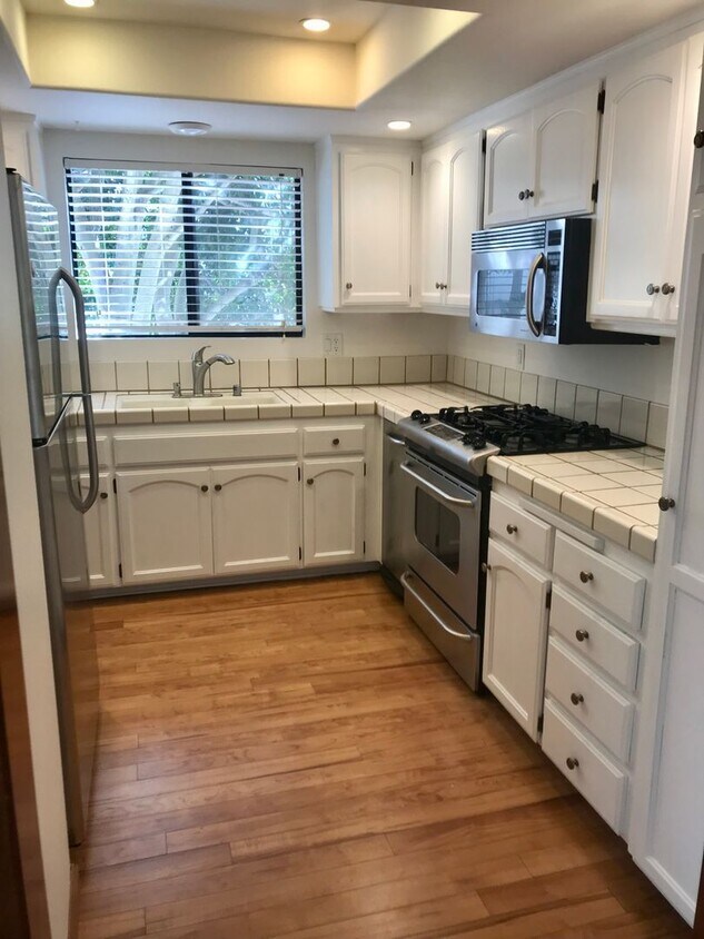Primary Photo - 2-bed 2.5 bath townhome near Tamarack Beach