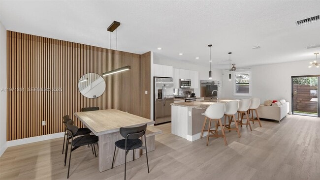 Foto del edificio - 10455 NW 82nd St