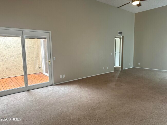 Foto del edificio - 3029 W Sierra St