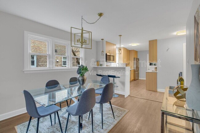 Foto del edificio - 6304 N Troy St