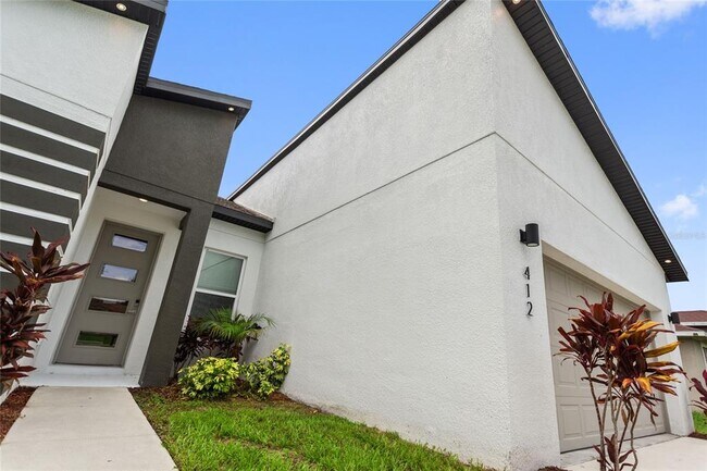 Building Photo - 412 Lark Ct