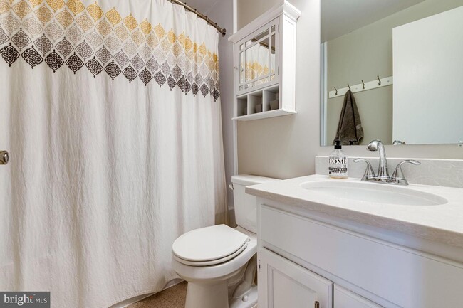 Building Photo - 6525 Sunburst Way