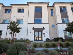 Building Photo - 6123 Valentina Wy
