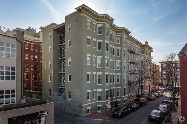 Building Photo - The Gladstone