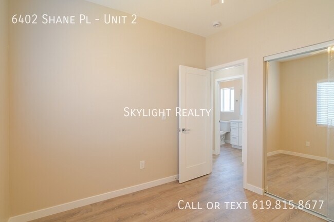 Foto del edificio - 6402 Shane Pl