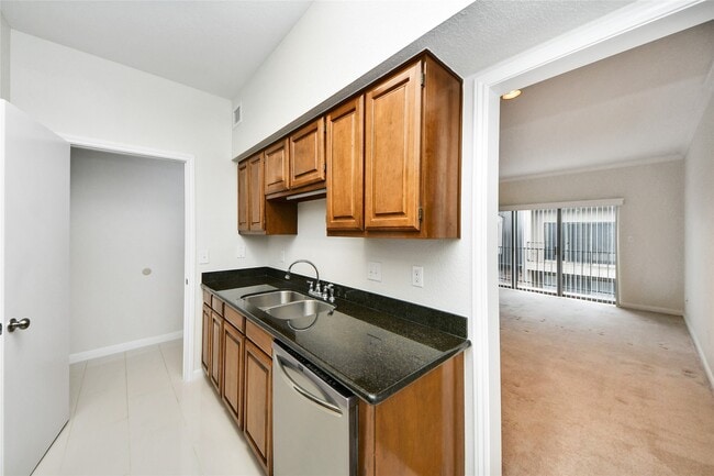 Building Photo - 2400 N Braeswood Blvd