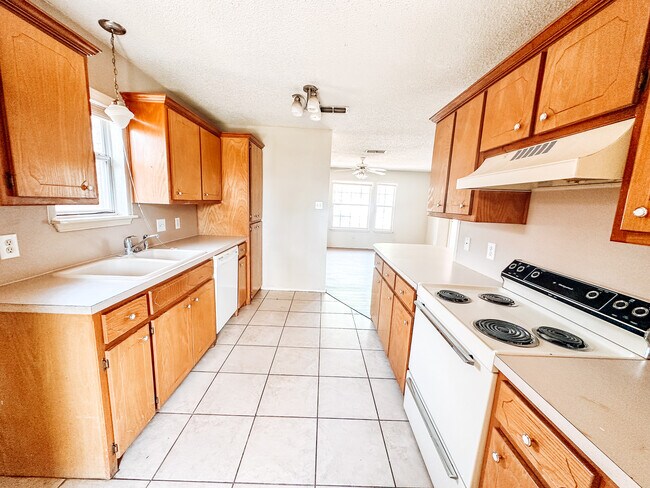 Foto del edificio - 6111 7th St