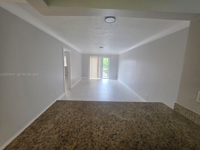 Foto del edificio - 4121 Stirling Rd