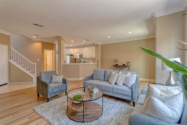 Building Photo - Recently Remodeled- 3 Bed 2.5 Bath 2 Story...