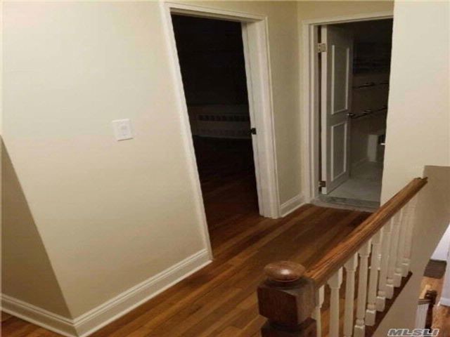 Building Photo - 1435 E 102nd St