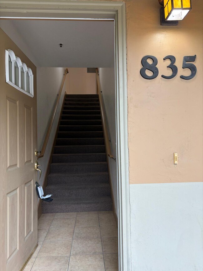 Foto del edificio - 835 H St