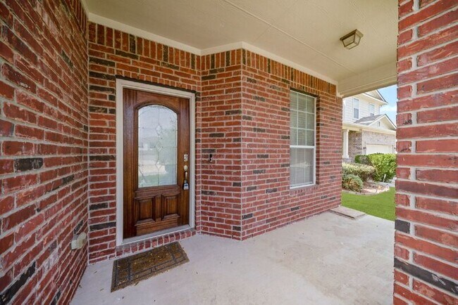 Building Photo - 815 Cielo Way