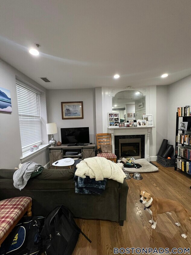 Primary Photo - 140 Boylston St