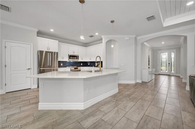 Building Photo - 17550 Elkgrove Ln