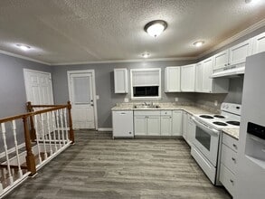 Building Photo - 1311 W 27th St S