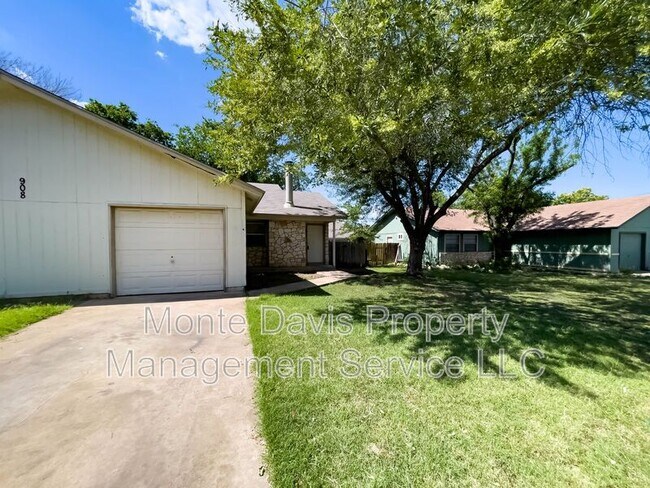 Building Photo - 908 Country Aire