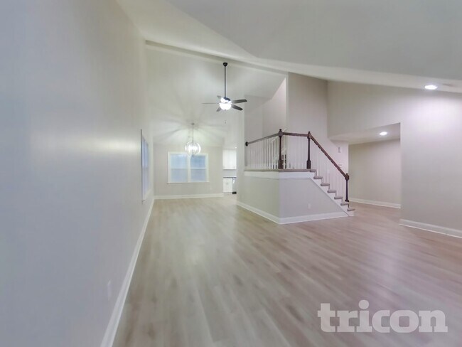 Building Photo - 2501 Haybrook Ln