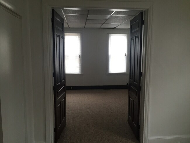 Foto del edificio - 295 JEFFERSON AVENUE