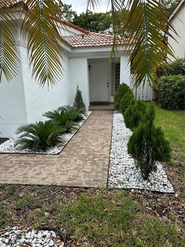 Foto del edificio - 591 Talavera Rd