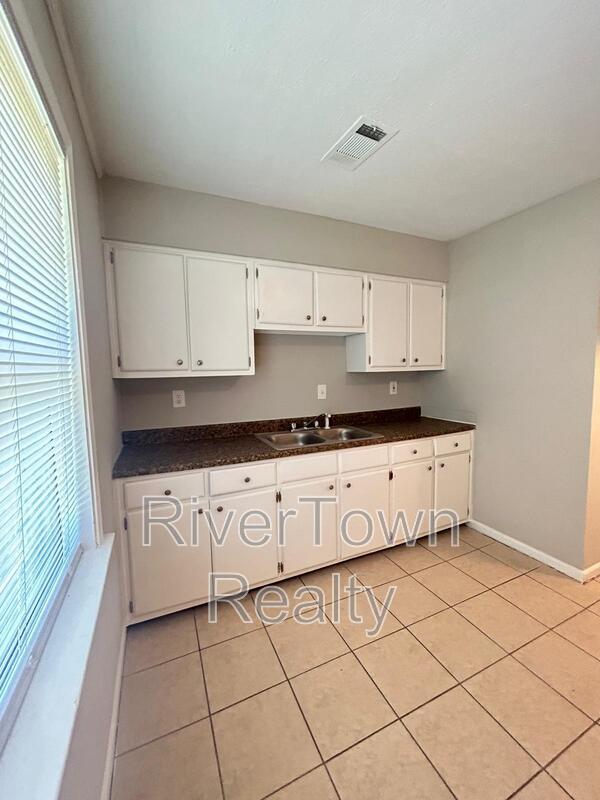 Foto del edificio - 3304 Sweet Springs Dr