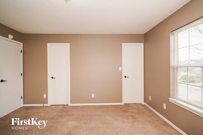 Foto del edificio - 6031 Long River Ln