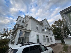 Building Photo - 629 Savin Ave