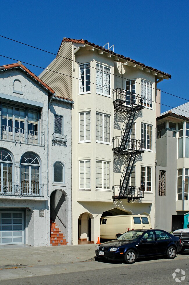 Building Photo - 3745 Divisadero St