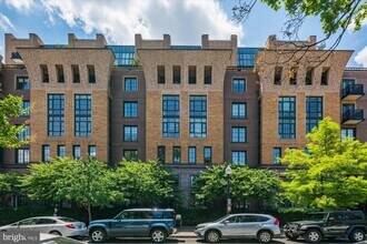 Building Photo - 910 M St NW