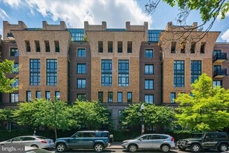 Building Photo - 910 M St NW