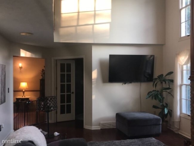Foto del edificio - 4 br, 4 bath House - 14914 Regency Dr