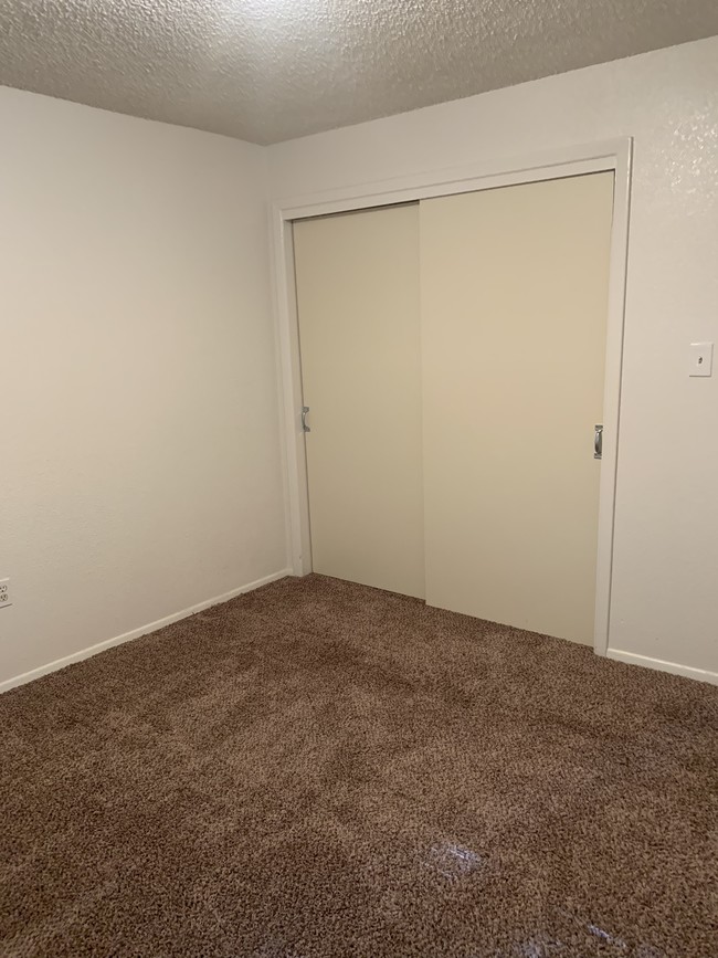 Foto del edificio - 4730 E 12th St