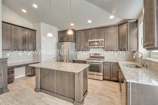 Building Photo - 1419 Stayner Dr