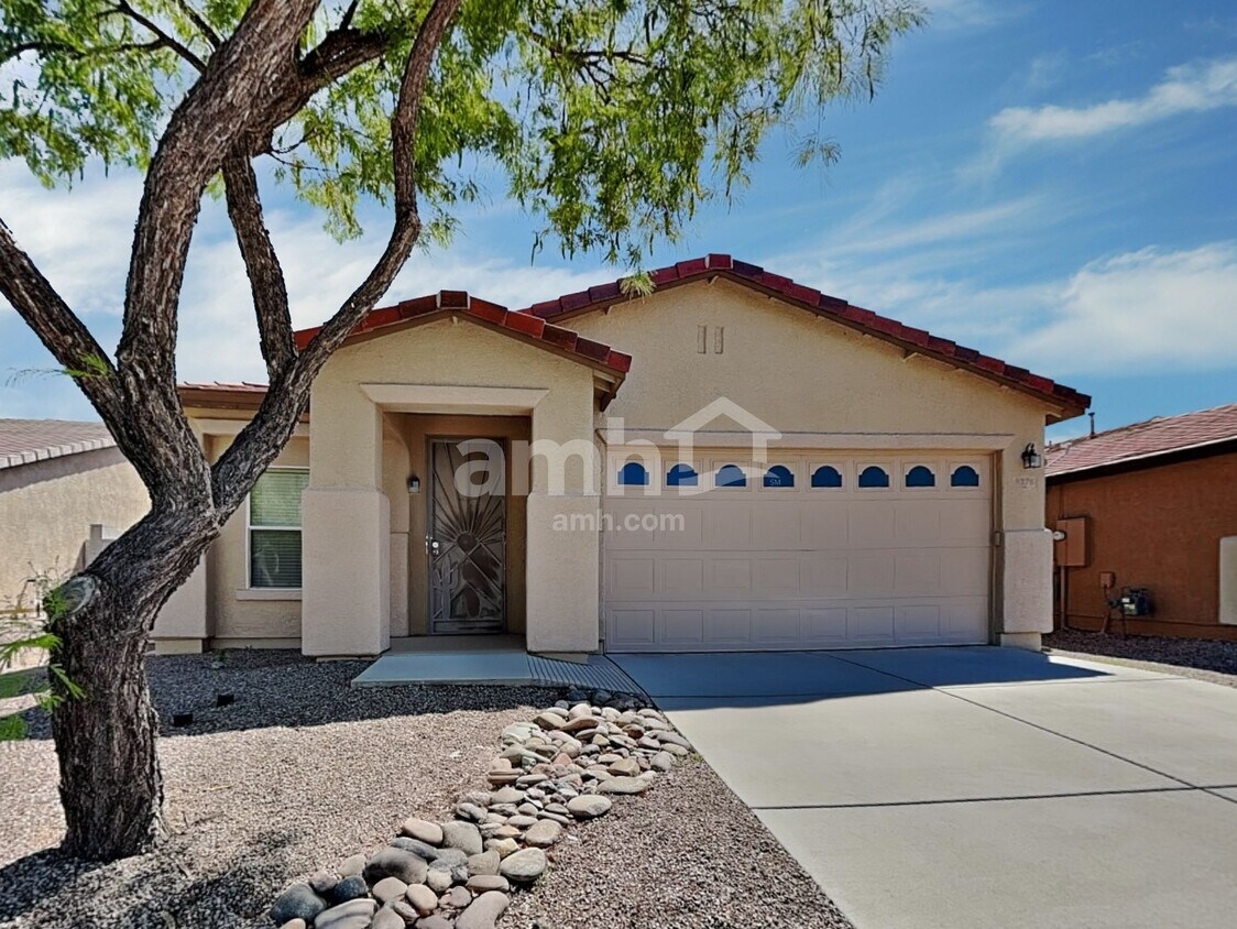 Primary Photo - 9376 N Grasshopper Dr