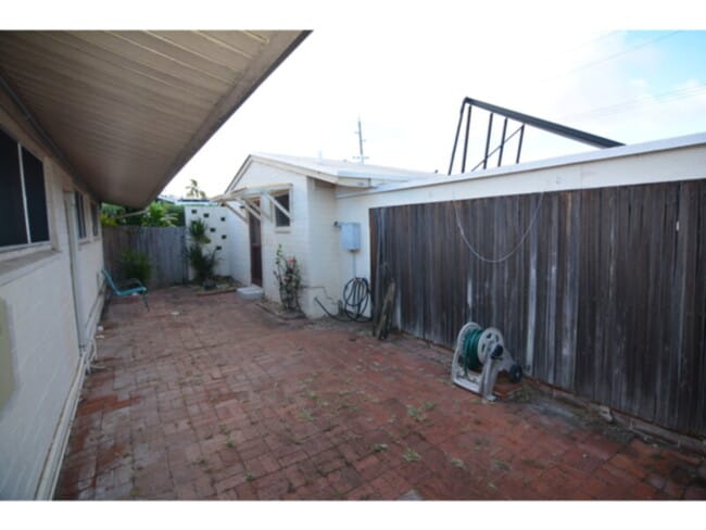Building Photo - Kailua Studio at Kalaheo Hillside