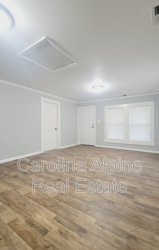 Building Photo - 411 Orange St