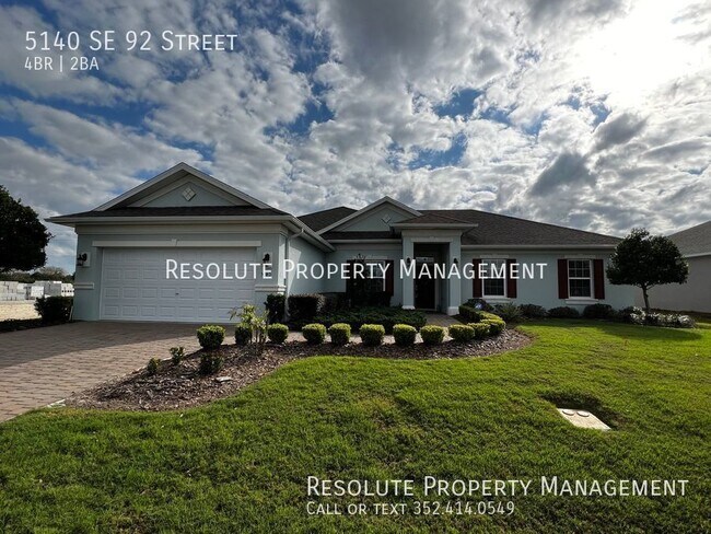 Building Photo - 4 Bed / 2 Bath / Pets Allowed!