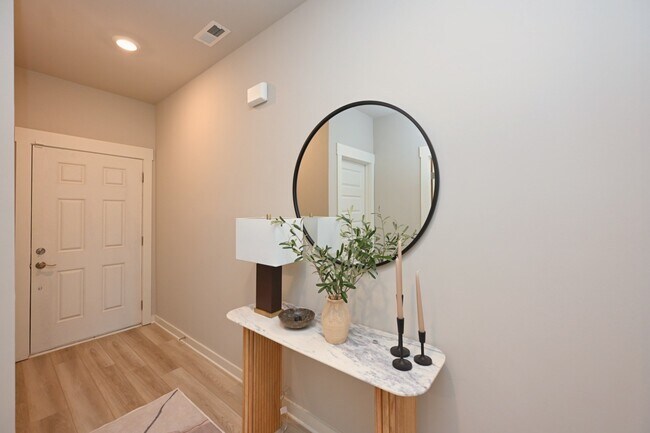 Building Photo - 449 Golden Mdw Ln