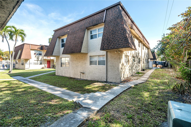 Building Photo - 4528 SW 54th St
