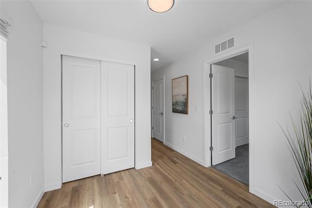 Foto principal - 1344 Akron St