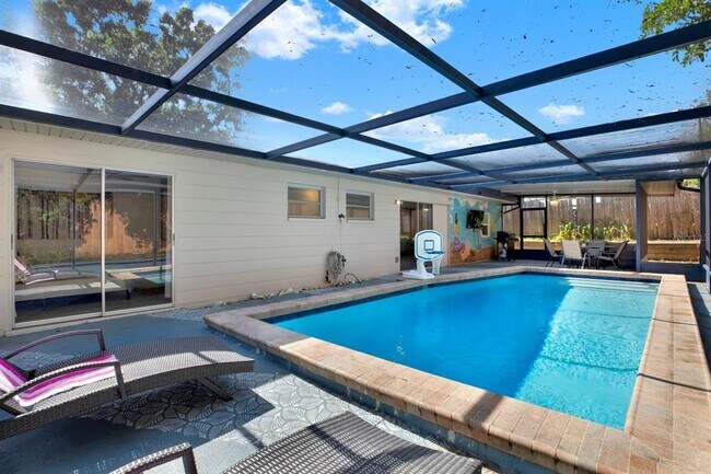 Foto del edificio - 8253 137th Ln N