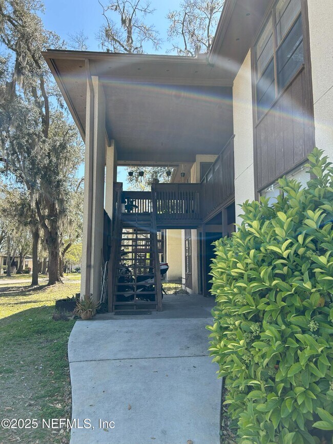 Foto del edificio - 460 Crabapple Ct