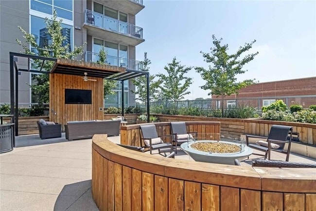 Photo - 205 12th St NE House