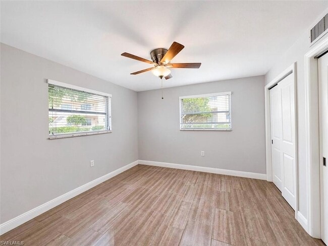 Building Photo - 681 Palm View Dr