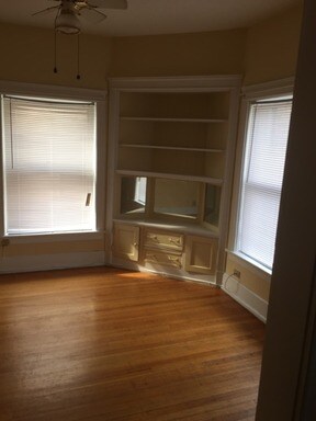 Building Photo - 409 S Taylor Ave
