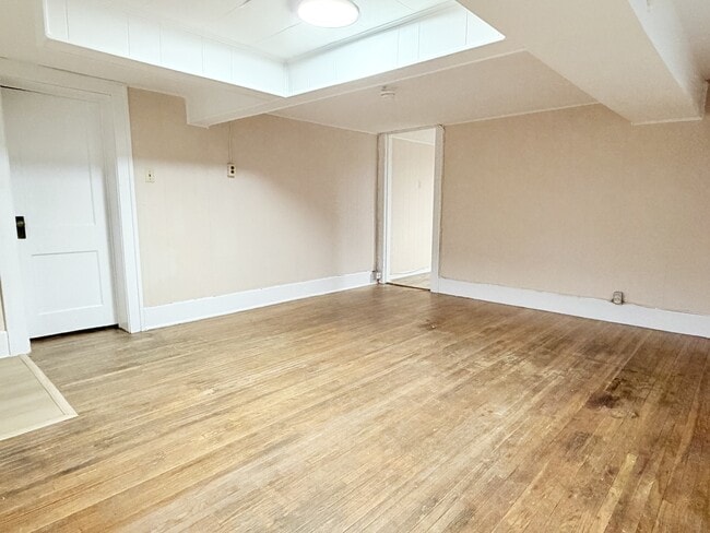 Building Photo - 474 Chilver Rd